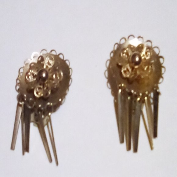 Vintage Gold Tone Earrings with Floral Accent and Tassells - Picture 6 of 7